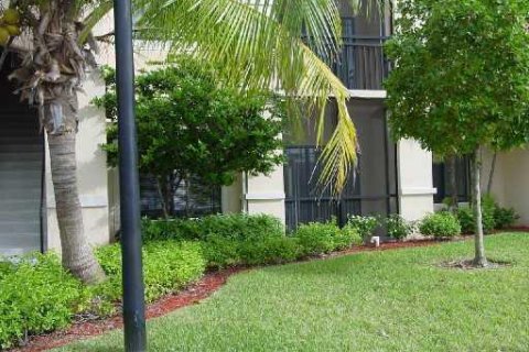 Condo in Palm Beach Gardens, Florida, 2 bedrooms  № 2193914 - photo 10