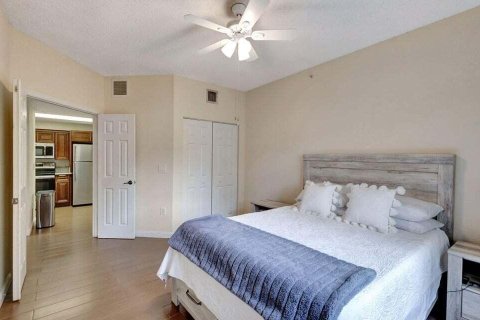 Condo in Palm Beach Gardens, Florida, 2 bedrooms  № 2193914 - photo 3