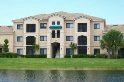 Condo in Palm Beach Gardens, Florida, 2 bedrooms  № 2193914 - photo 5