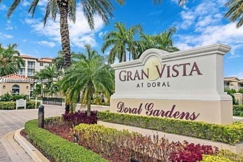 Condo in Doral, Florida, 1 bedroom  № 2043217