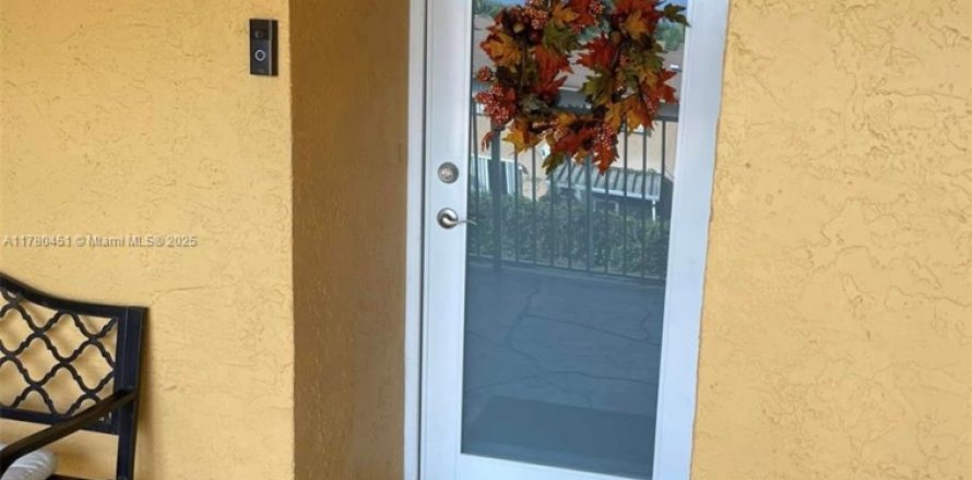 Condo in Dania Beach, Florida, 2 bedrooms № 1705795