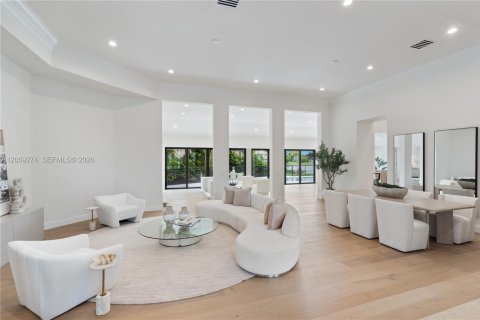 House in Boca Raton, Florida 4 bedrooms, 400.97 sq.m. № 2244075 - photo 16