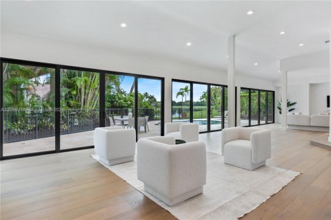 House in Boca Raton, Florida 4 bedrooms, 400.97 sq.m. № 2244075 - photo 19