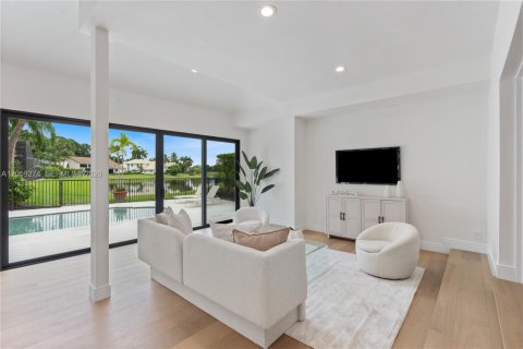 House in Boca Raton, Florida 4 bedrooms, 400.97 sq.m. № 2244075 - photo 25
