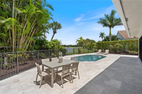 House in Boca Raton, Florida 4 bedrooms, 400.97 sq.m. № 2244075 - photo 28