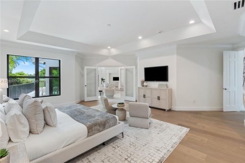 House in Boca Raton, Florida 4 bedrooms, 400.97 sq.m. № 2244075 - photo 13