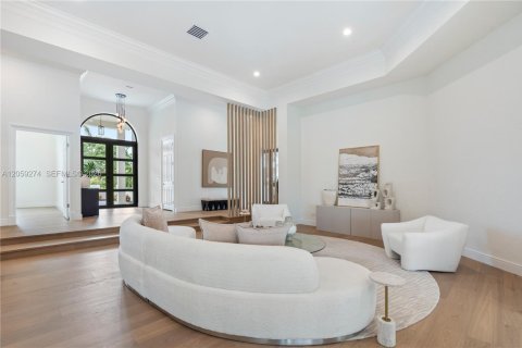 House in Boca Raton, Florida 4 bedrooms, 400.97 sq.m. № 2244075 - photo 17