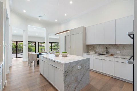 House in Boca Raton, Florida 4 bedrooms, 400.97 sq.m. № 2244075
