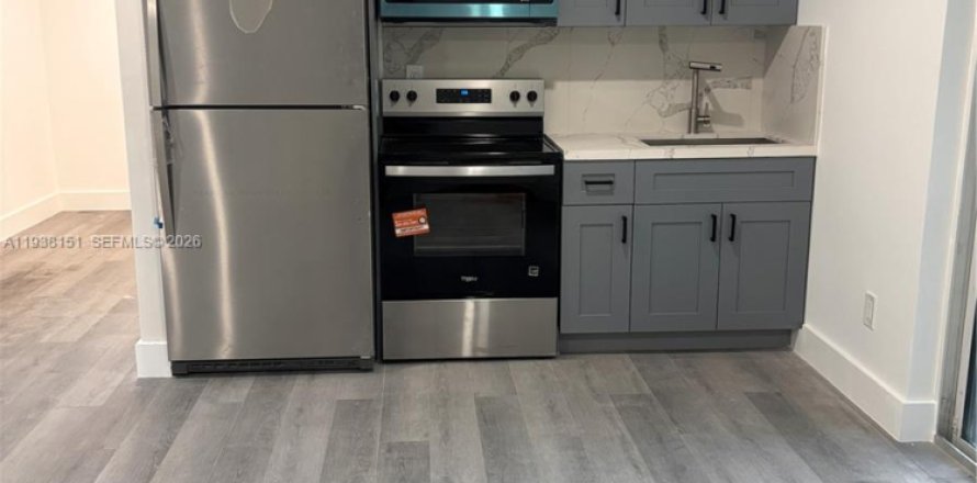 Immobilier commercial à Miami, Floride 1 chambre, 214.98 m2 № 1996396