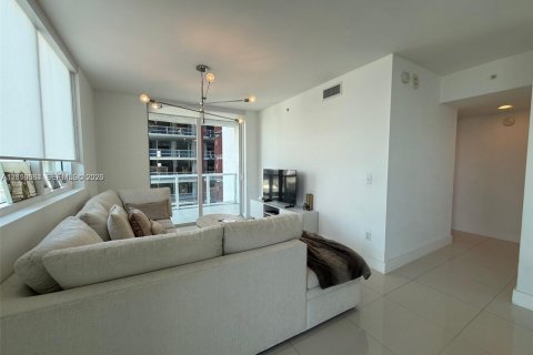 Copropriété à louer à Miami, Floride: 2 chambres, 111.76 m2 № 2426326 - photo 6