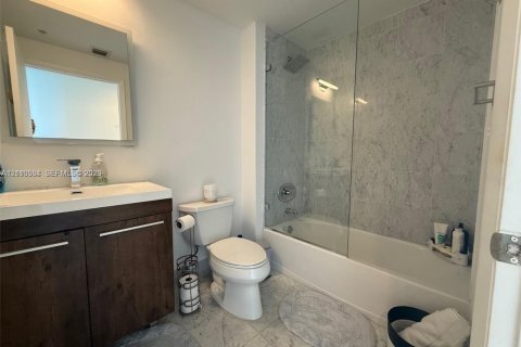 Copropriété à louer à Miami, Floride: 2 chambres, 111.76 m2 № 2426326 - photo 28