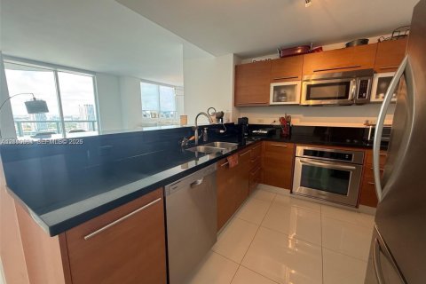 Copropriété à louer à Miami, Floride: 2 chambres, 111.76 m2 № 2426326 - photo 11