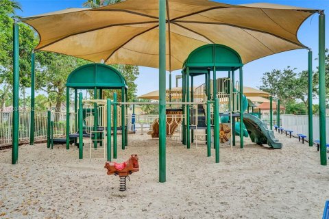 Купить виллу или дом в Уэстон, Флорида 4 спальни, 248.42м2, № 2073630 - фото 30