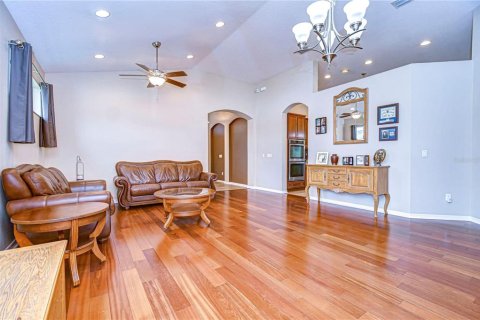 House in Plant City, Florida 4 bedrooms, 246.56 sq.m. № 1516905 - photo 25