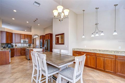 House in Plant City, Florida 4 bedrooms, 246.56 sq.m. № 1516905 - photo 12