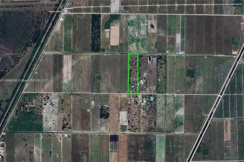 Propiedad comercial en venta en LaBelle, Florida № 1990892 - foto 4