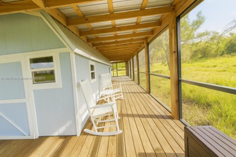 Propiedad comercial en venta en LaBelle, Florida № 1990892 - foto 10