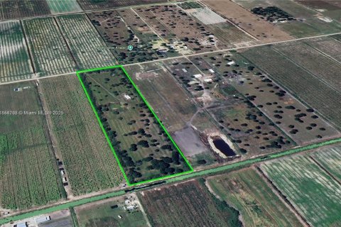 Propiedad comercial en venta en LaBelle, Florida № 1990892 - foto 3