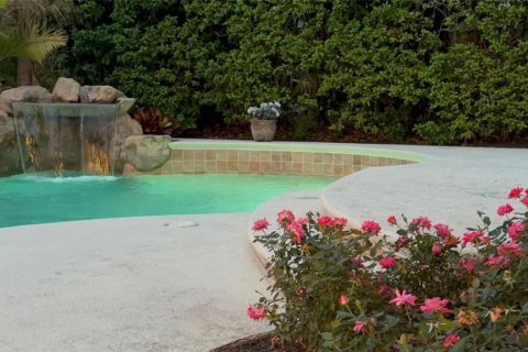 House in Orlando, Florida 4 bedrooms, 226.68 sq.m. № 2114627 - photo 25