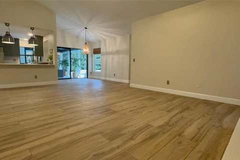House in Orlando, Florida 4 bedrooms, 226.68 sq.m. № 2114627 - photo 28