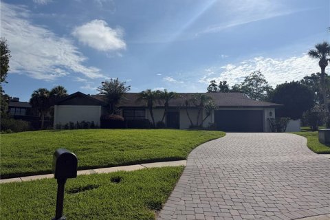 House in Orlando, Florida 4 bedrooms, 226.68 sq.m. № 2114627