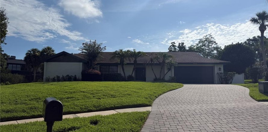 House in Orlando, Florida 4 bedrooms, 226.68 sq.m. № 2114627