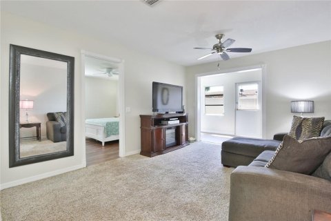 House in Bradenton, Florida 2 bedrooms, 100.33 sq.m. № 2111871 - photo 7