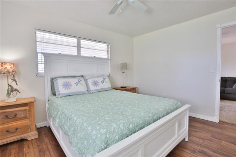 House in Bradenton, Florida 2 bedrooms, 100.33 sq.m. № 2111871 - photo 18