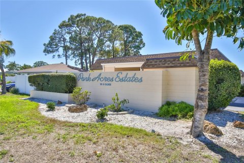 House in Bradenton, Florida 2 bedrooms, 100.33 sq.m. № 2111871 - photo 29