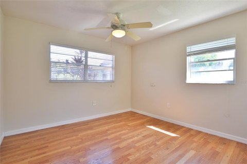 House in Bradenton, Florida 2 bedrooms, 100.33 sq.m. № 2111871 - photo 23