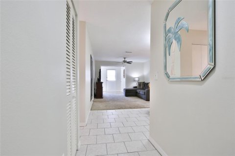 House in Bradenton, Florida 2 bedrooms, 100.33 sq.m. № 2111871 - photo 4