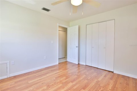 House in Bradenton, Florida 2 bedrooms, 100.33 sq.m. № 2111871 - photo 24