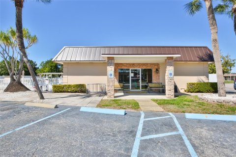 House in Bradenton, Florida 2 bedrooms, 100.33 sq.m. № 2111871 - photo 26