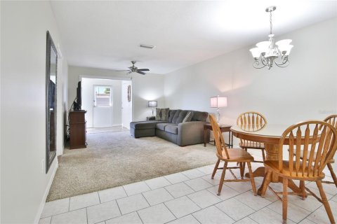 House in Bradenton, Florida 2 bedrooms, 100.33 sq.m. № 2111871 - photo 5