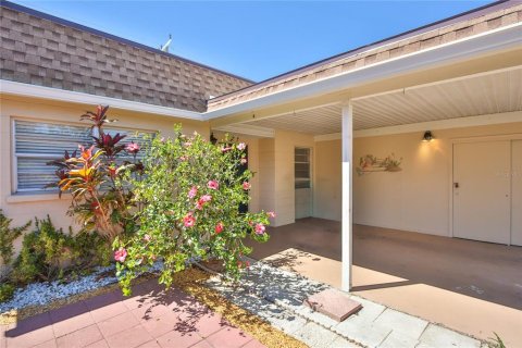 House in Bradenton, Florida 2 bedrooms, 100.33 sq.m. № 2111871