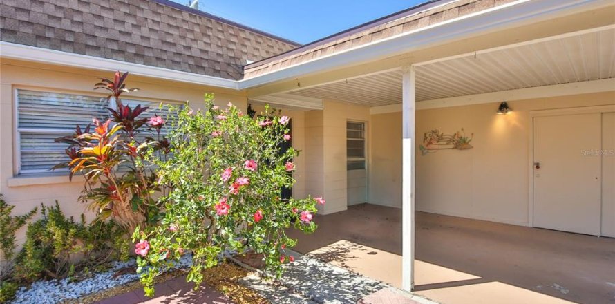 House in Bradenton, Florida 2 bedrooms, 100.33 sq.m. № 2111871
