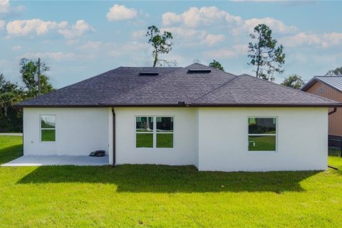 House in Port Charlotte, Florida 4 bedrooms, 162.76 sq.m. № 2212777 - photo 17