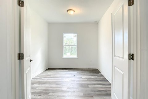 House in Port Charlotte, Florida 4 bedrooms, 162.76 sq.m. № 2212777 - photo 8
