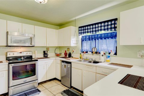 Casa en venta en Cutler Bay, Florida, 4 dormitorios, 169.45 m2 № 1935190 - foto 20