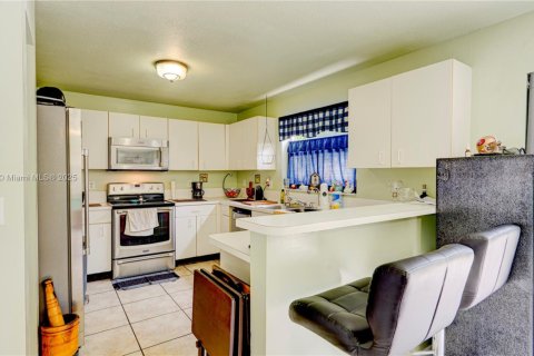 Casa en venta en Cutler Bay, Florida, 4 dormitorios, 169.45 m2 № 1935190 - foto 18