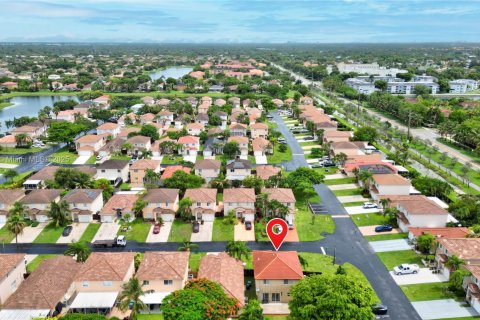 Casa en venta en Cutler Bay, Florida, 4 dormitorios, 169.45 m2 № 1935190 - foto 7