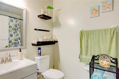 Casa en venta en Cutler Bay, Florida, 4 dormitorios, 169.45 m2 № 1935190 - foto 25