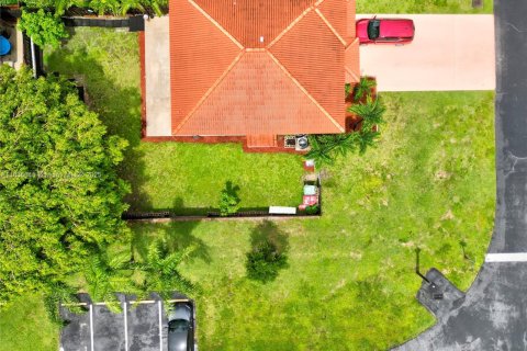 Casa en venta en Cutler Bay, Florida, 4 dormitorios, 169.45 m2 № 1935190 - foto 4