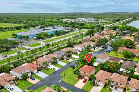Casa en venta en Cutler Bay, Florida, 4 dormitorios, 169.45 m2 № 1935190 - foto 6