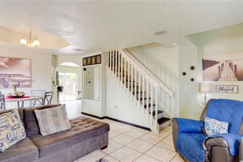 Casa en venta en Cutler Bay, Florida, 4 dormitorios, 169.45 m2 № 1935190 - foto 15