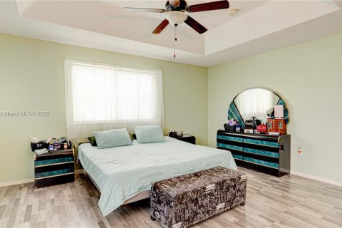 Casa en venta en Cutler Bay, Florida, 4 dormitorios, 169.45 m2 № 1935190 - foto 29