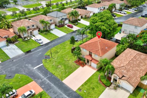 Casa en venta en Cutler Bay, Florida, 4 dormitorios, 169.45 m2 № 1935190 - foto 2