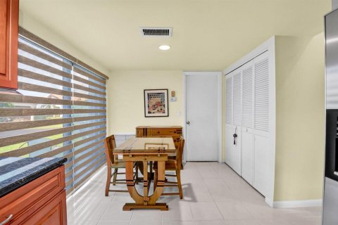 Villa ou maison à vendre à Boynton Beach, Floride: 2 chambres, 136.38 m2 № 2259804 - photo 12