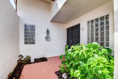 Villa ou maison à vendre à Boynton Beach, Floride: 2 chambres, 136.38 m2 № 2259804 - photo 3