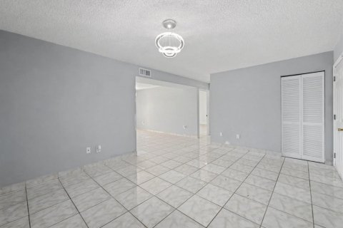 Condominio en venta en Miami, Florida, 2 dormitorios, 114.73 m2 № 2084786 - foto 21